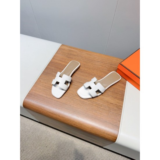 Hermes Slippers High Quality
Women 35-41
Men 39-45