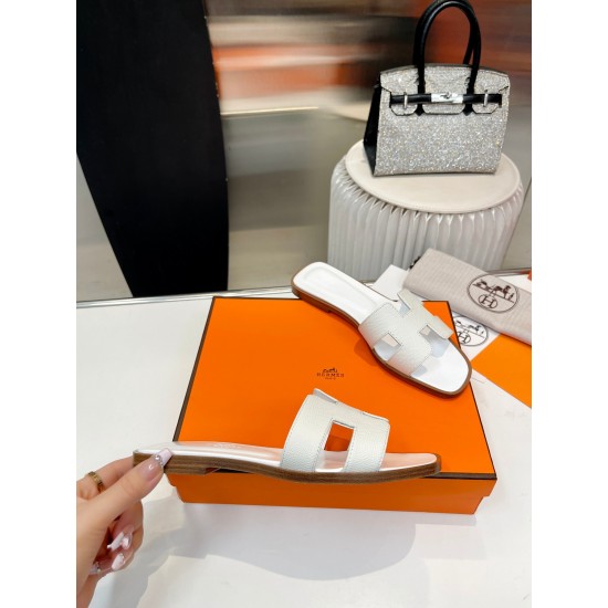 Hermes Slippers High Quality
Women 35-41
Men 39-45