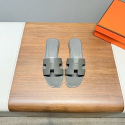 Hermes Slippers High Quality
Women 35-41
Men 39-45
