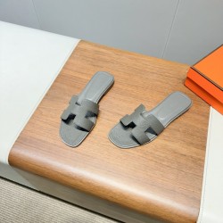 Hermes Slippers High Quality
Women 35-41
Men 39-45