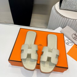 Hermes Slippers High Quality
Women 35-41
Men 39-45