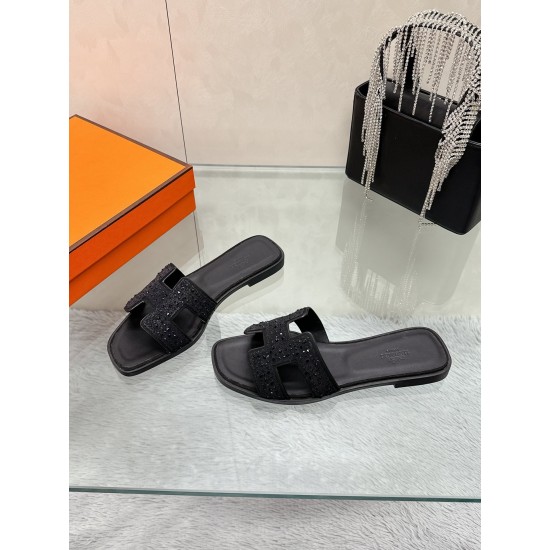 Hermes Slippers High Quality
Women 35-41
Men 39-45
