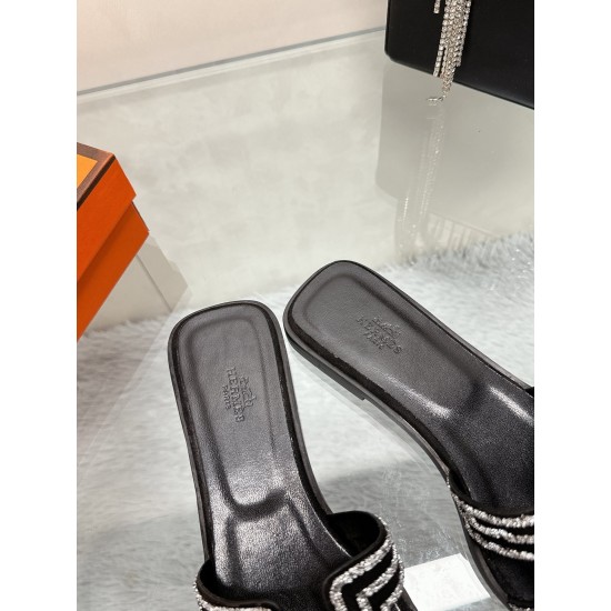 Hermes Slippers High Quality
Women 35-41
Men 39-45
