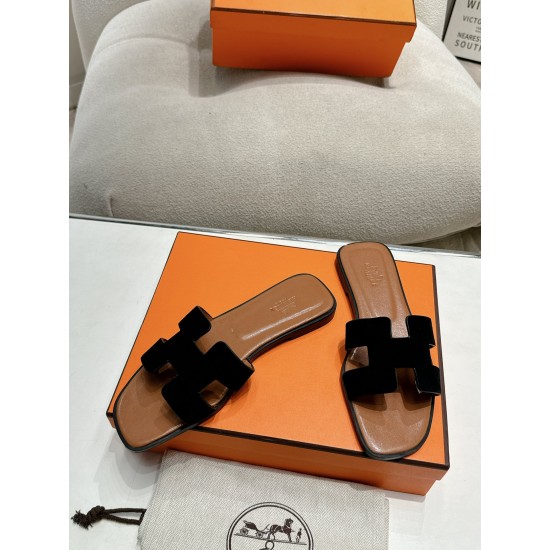 Hermes Slippers High Quality
Women 35-41
Men 39-45