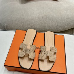 Hermes Slippers High Quality
Women 35-41
Men 39-45