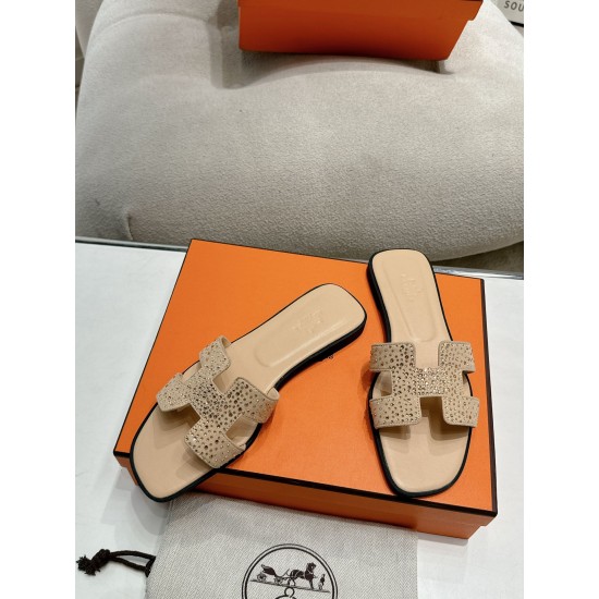 Hermes Slippers High Quality
Women 35-41
Men 39-45
