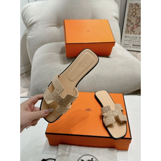 Hermes Slippers High Quality
Women 35-41
Men 39-45