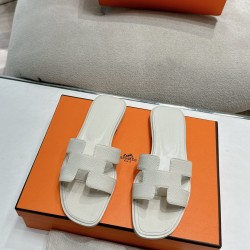 Hermes Slippers High Quality
Women 35-41
Men 39-45