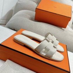 Hermes Slippers High Quality
Women 35-41
Men 39-45