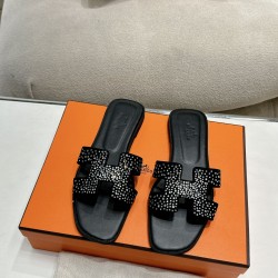 Hermes Slippers High Quality
Women 35-41
Men 39-45