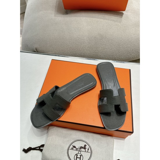 Hermes Slippers High Quality
Women 35-41
Men 39-45