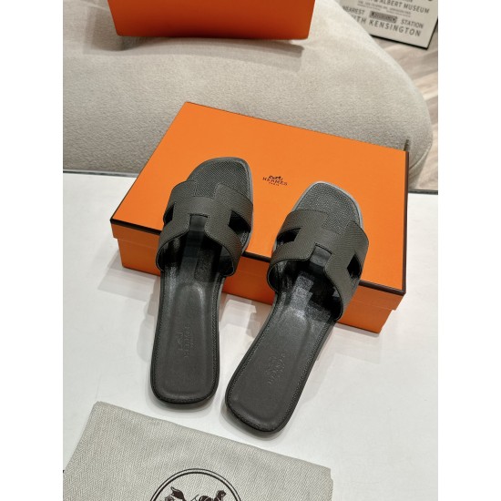 Hermes Slippers High Quality
Women 35-41
Men 39-45