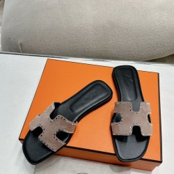 Hermes Slippers High Quality
Women 35-41
Men 39-45
