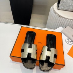 Hermes Slippers High Quality
Women 35-41
Men 39-45
