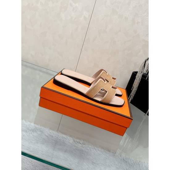Hermes Slippers High Quality
Women 35-41
Men 39-45