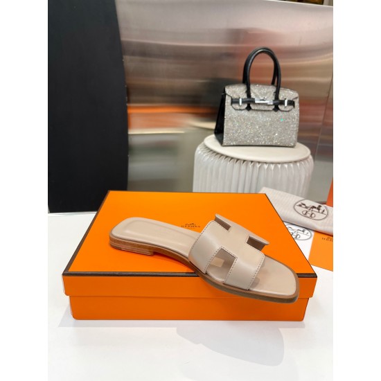 Hermes Slippers High Quality
Women 35-41
Men 39-45