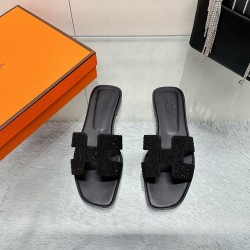 Hermes Slippers High Quality
Women 35-41
Men 39-45