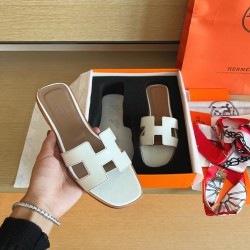 Hermes Slippers High Quality
Women 35-41
Men 39-45