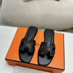 Hermes Slippers High Quality
Women 35-41
Men 39-45