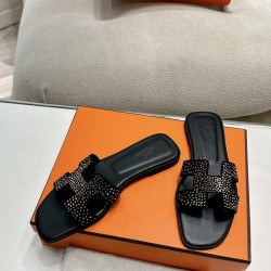 Hermes Slippers High Quality
Women 35-41
Men 39-45