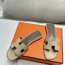Hermes Slippers High Quality
Women 35-41
Men 39-45