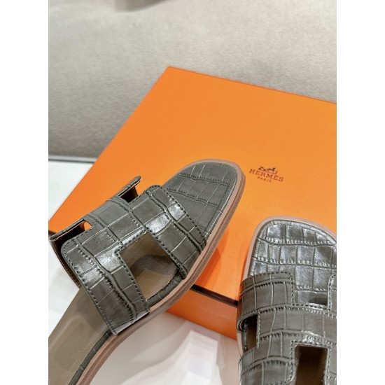 Hermes Slippers High Quality
Women 35-41
Men 39-45