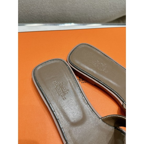 Hermes Slippers High Quality
Women 35-41
Men 39-45