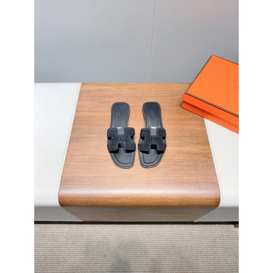 Hermes Slippers High Quality
Women 35-41
Men 39-45