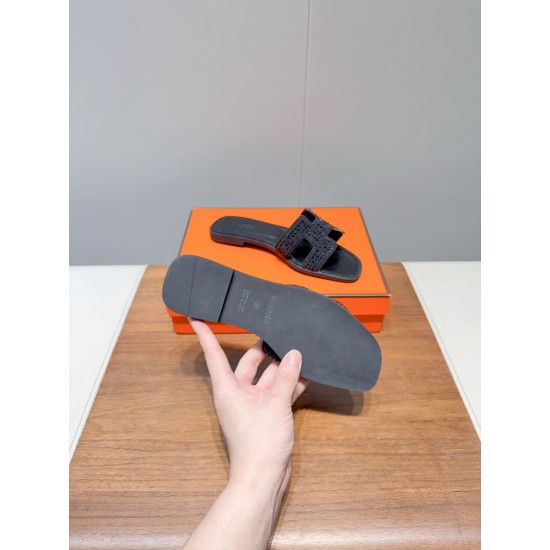 Hermes Slippers High Quality
Women 35-41
Men 39-45