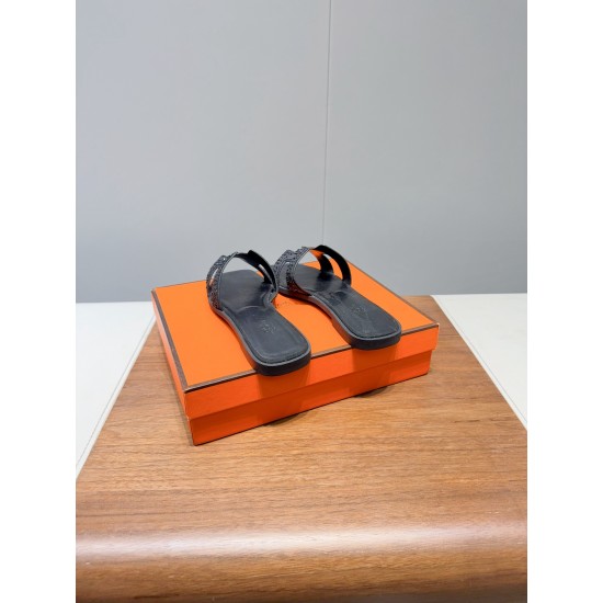 Hermes Slippers High Quality
Women 35-41
Men 39-45