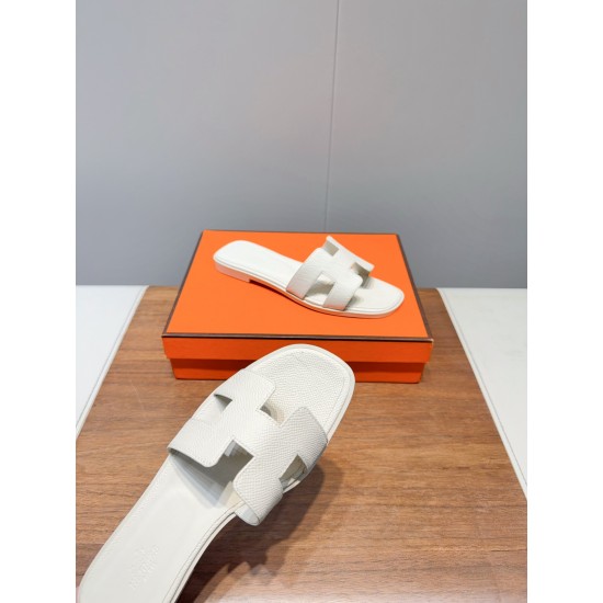 Hermes Slippers High Quality
Women 35-41
Men 39-45