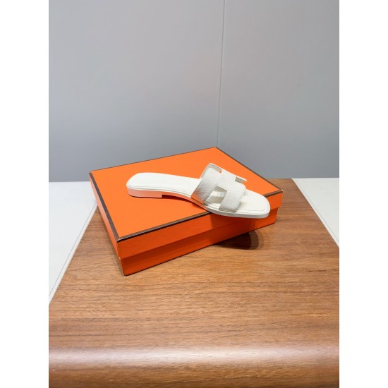 Hermes Slippers High Quality
Women 35-41
Men 39-45