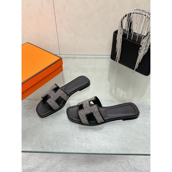 Hermes Slippers High Quality
Women 35-41
Men 39-45