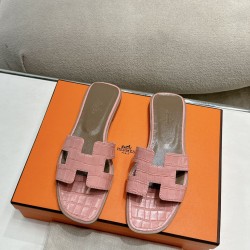 Hermes Slippers High Quality
Women 35-41
Men 39-45