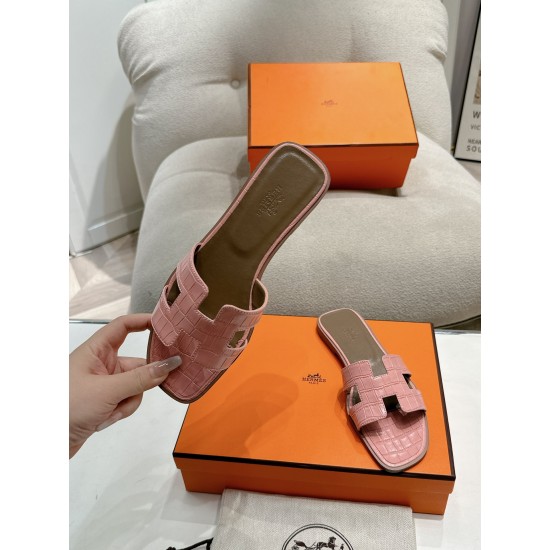 Hermes Slippers High Quality
Women 35-41
Men 39-45