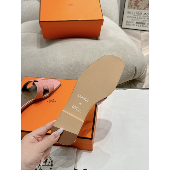 Hermes Slippers High Quality
Women 35-41
Men 39-45