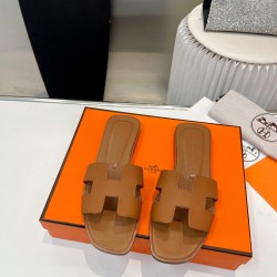 Hermes Slippers High Quality
Women 35-41
Men 39-45