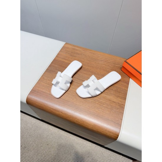 Hermes Slippers High Quality
Women 35-41
Men 39-45