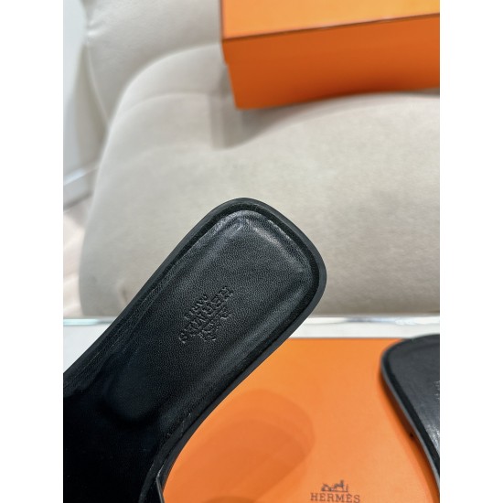 Hermes Slippers High Quality
Women 35-41
Men 39-45