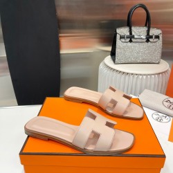 Hermes Slippers High Quality
Women 35-41
Men 39-45