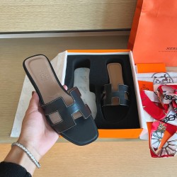 Hermes Slippers High Quality
Women 35-41
Men 39-45