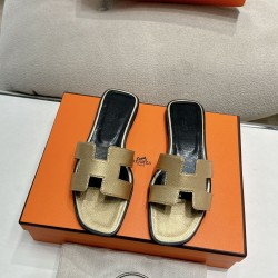 Hermes Slippers High Quality
Women 35-41
Men 39-45