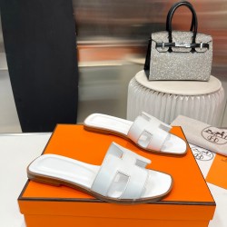 Hermes Slippers High Quality
Women 35-41
Men 39-45