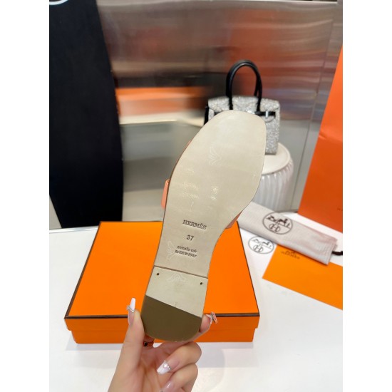 Hermes Slippers High Quality
Women 35-41
Men 39-45