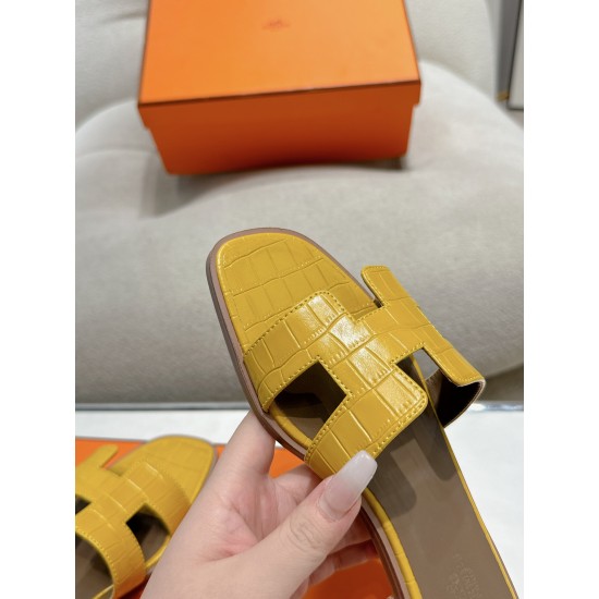 Hermes Slippers High Quality
Women 35-41
Men 39-45