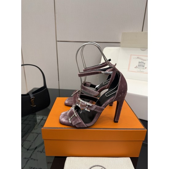 Hermès Fashion Shoes Best Quality
Women 35-41
Men 39-44