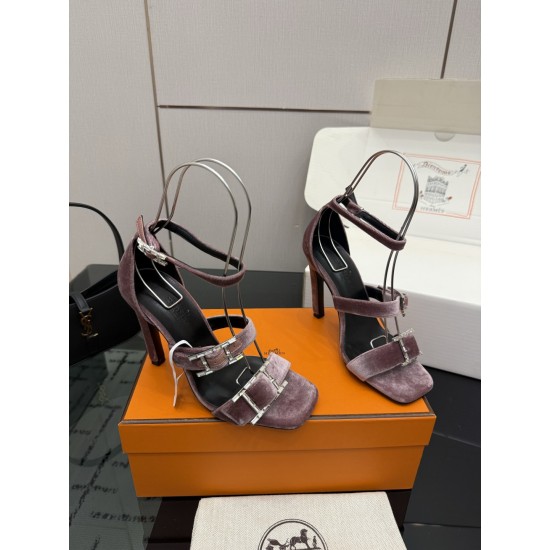 Hermès Fashion Shoes Best Quality
Women 35-41
Men 39-44