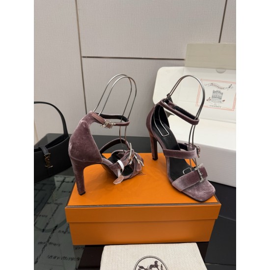 Hermès Fashion Shoes Best Quality
Women 35-41
Men 39-44