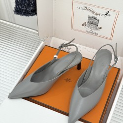 Hermès Fashion Shoes Best Quality
Women 35-41
Men 39-44