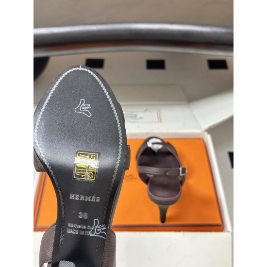 Hermès Fashion Shoes Best Quality
Women 35-41
Men 39-44